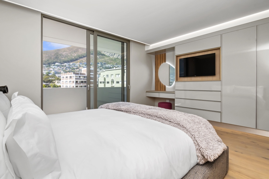 To Let 4 Bedroom Property for Rent in Sea Point Western Cape